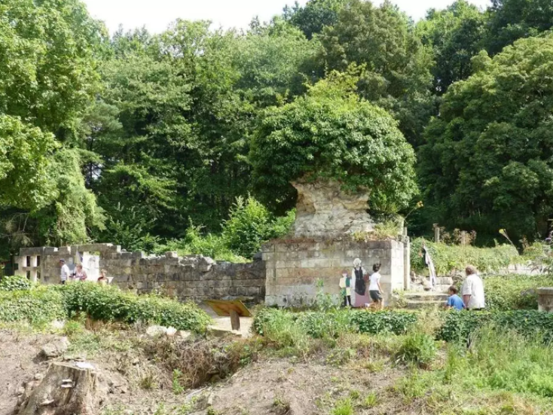 Ruines de la cave peinte